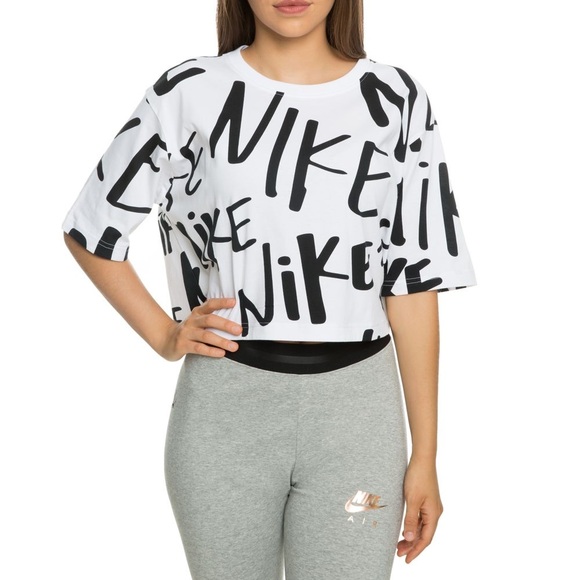 2🍒/$36~Nike AOP Graffiti Style Gray Crop Top~Medium - Picture 14 of 15